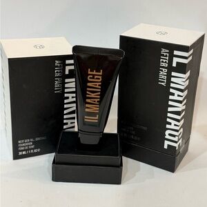 IL MAKIAGE After Party Foundation in shade 220